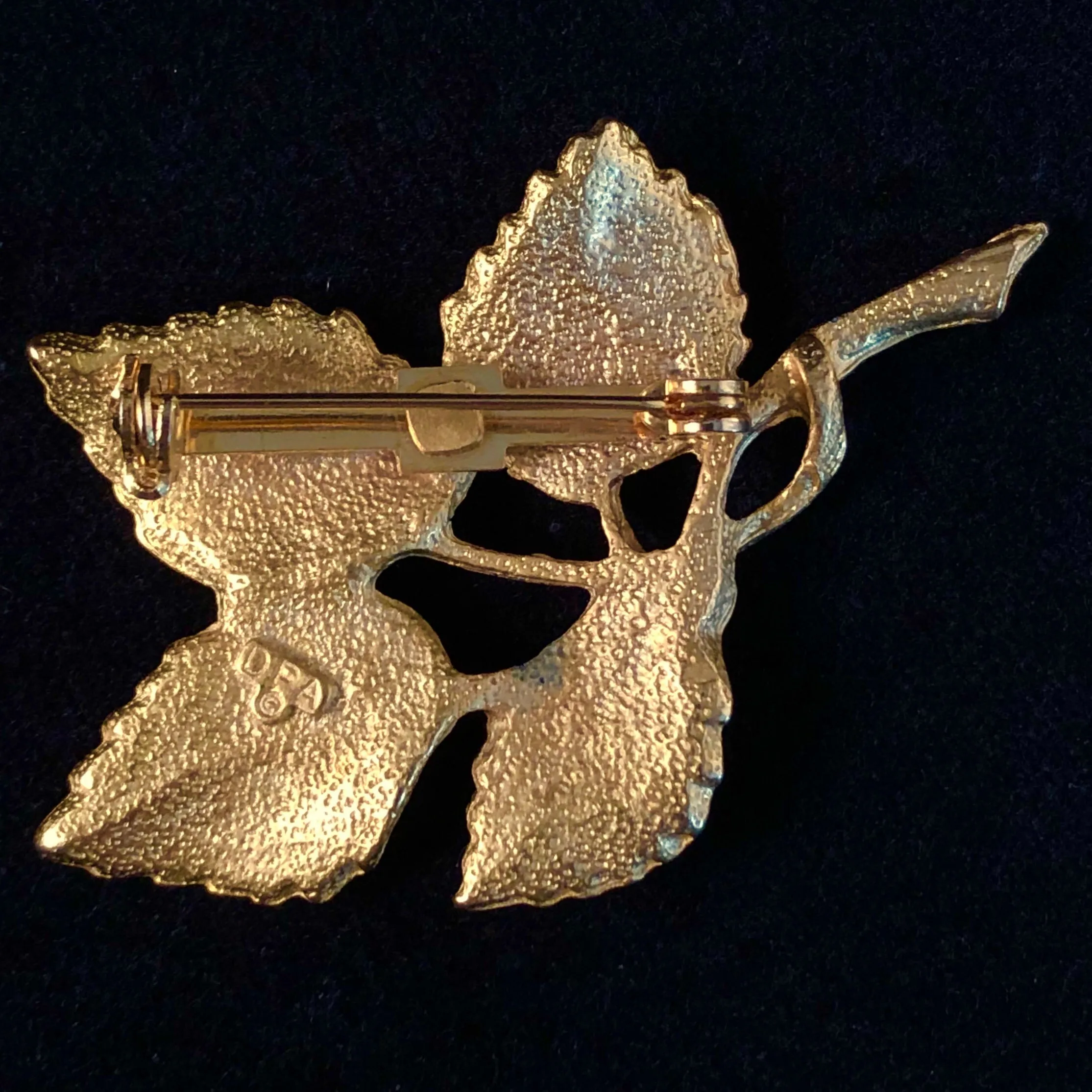 1960s DuBarry of Fifth Avenue Leah Brooch