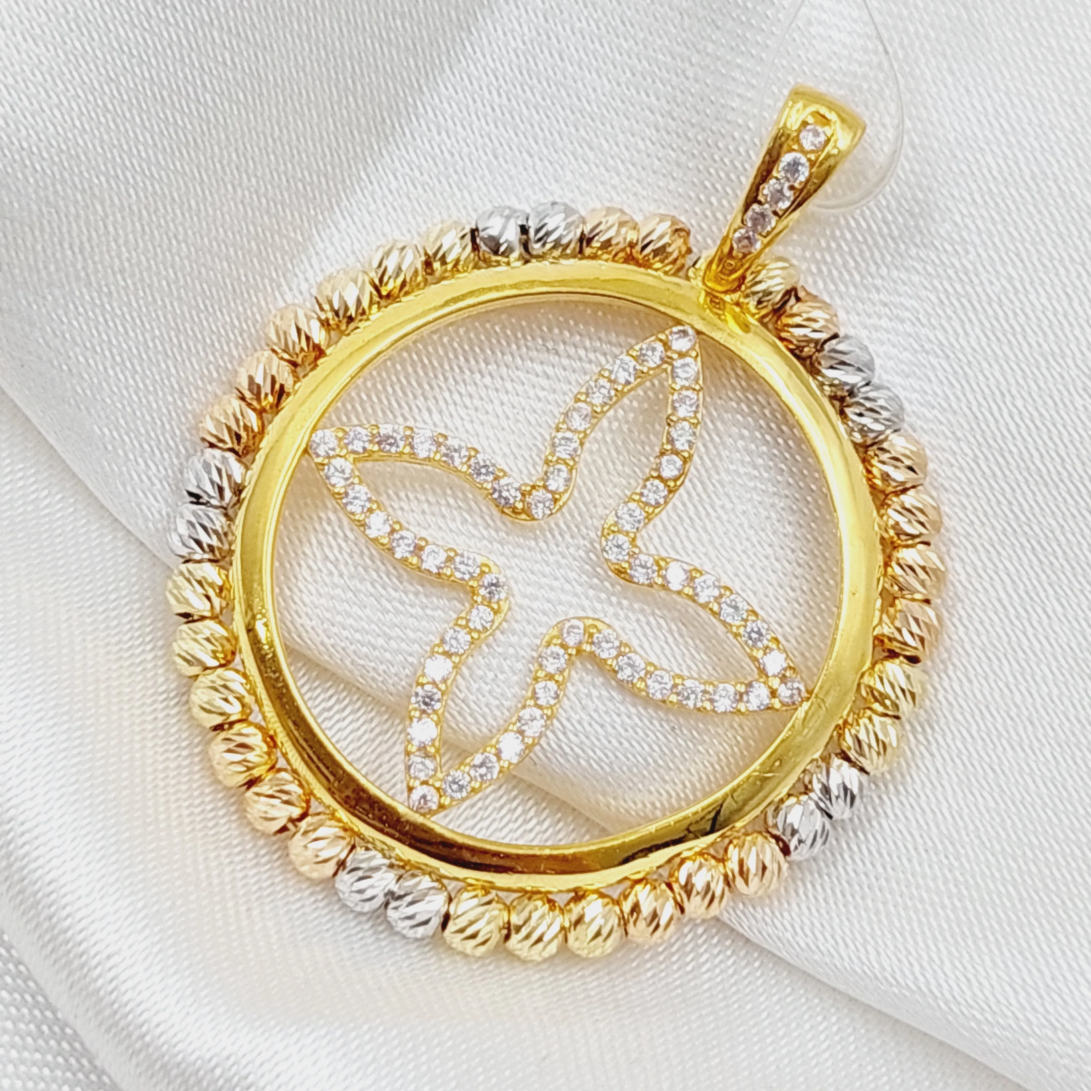 21K Turkish Clover Pendant