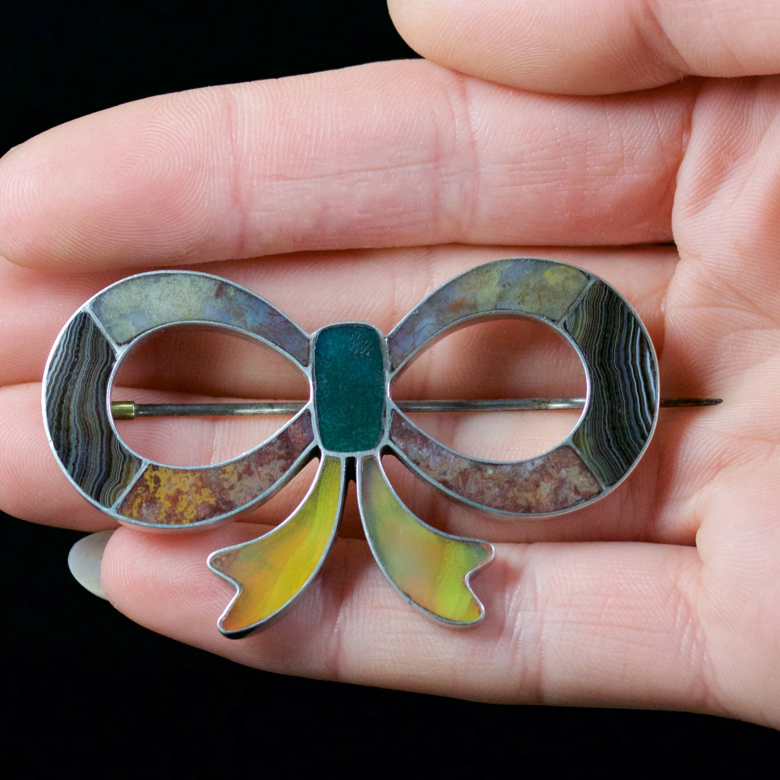 Antique Victorian Scottish Bow Agate Brooch Silver Circa 1900