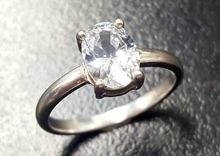 Diamond Oval Ring - Sparkly Solitaire Ring - Vintage Classic Ring