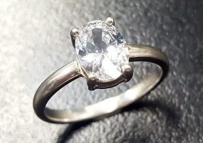 Diamond Oval Ring - Sparkly Solitaire Ring - Vintage Classic Ring