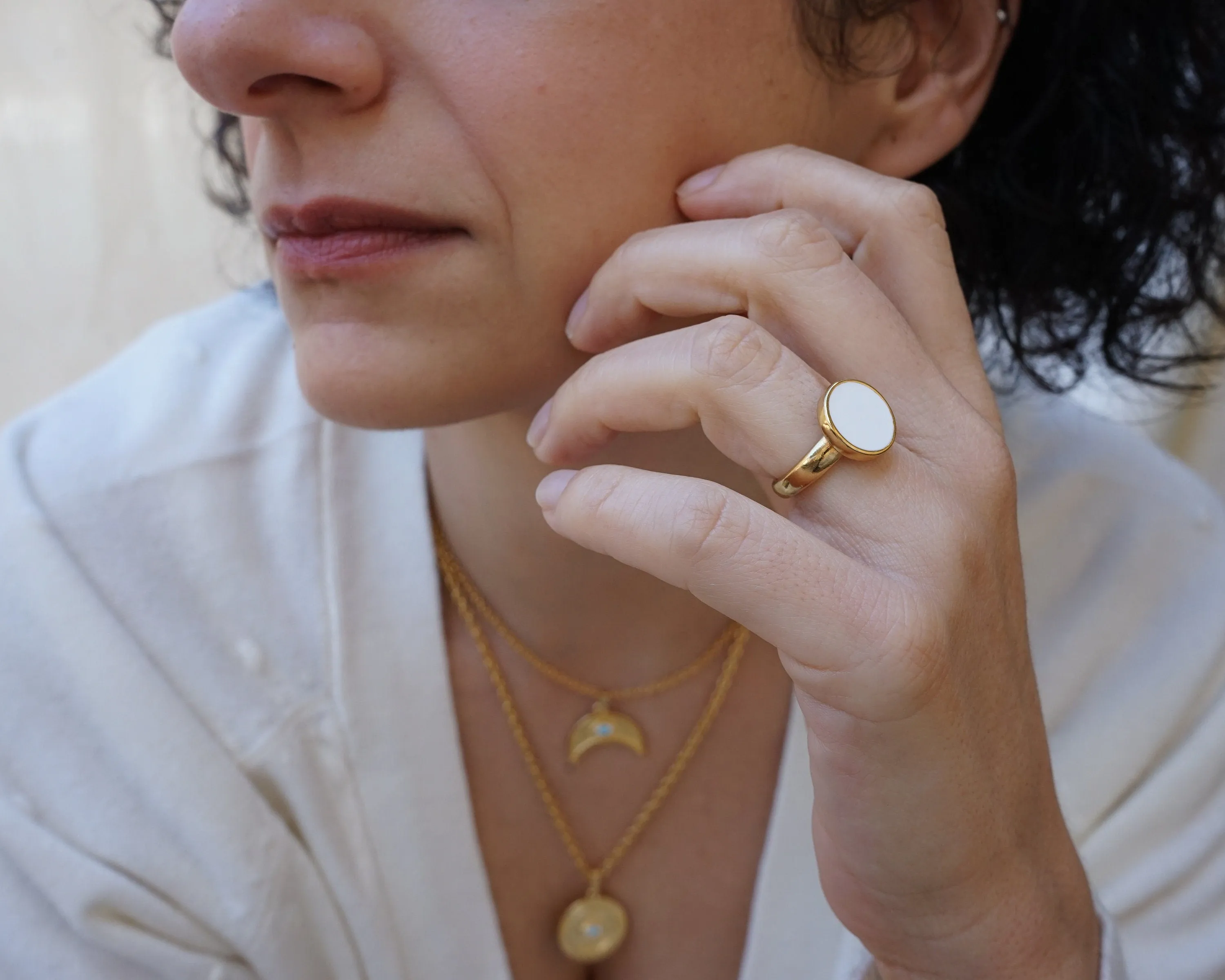 Gold-Coloured Enamel Solitaire Ring