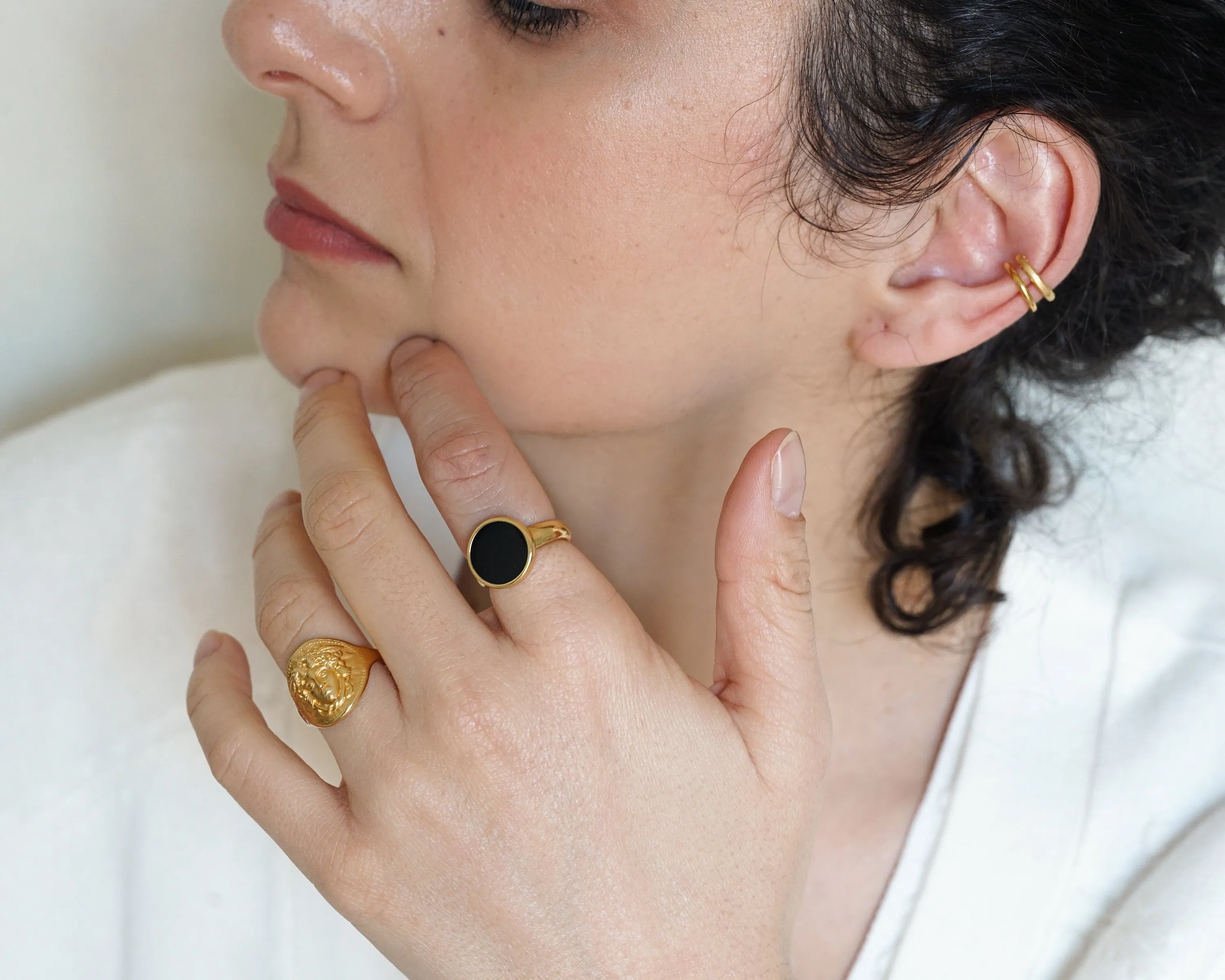 Gold-Coloured Enamel Solitaire Ring