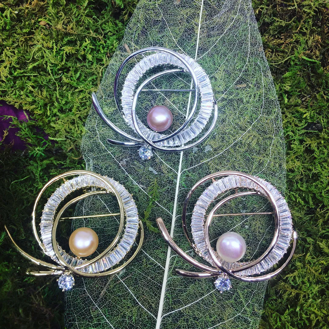 Golden Circles Pearl Brooch