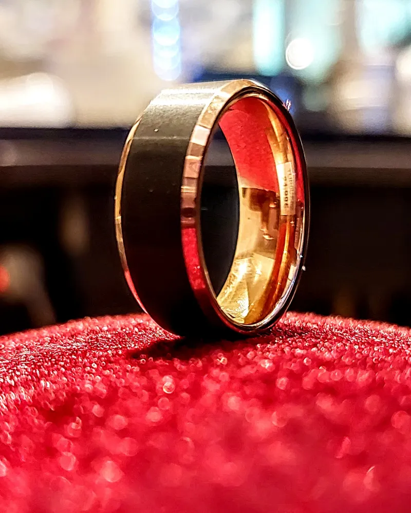GOLDEN EDGE TUNGSTEN RING