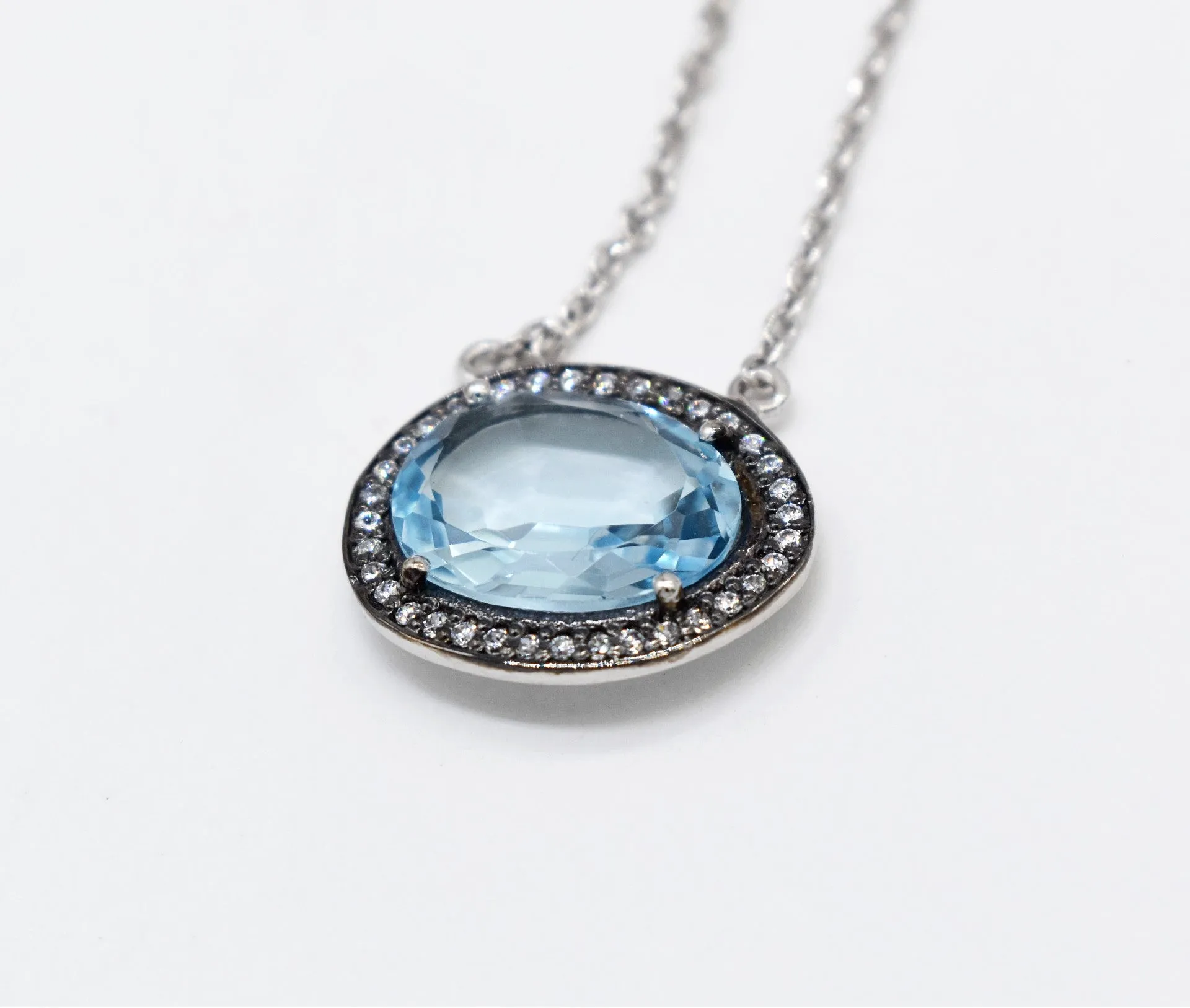 Goregeous Sky Blue Topaz Cubic Zirconia Oval-shaped Necklace
