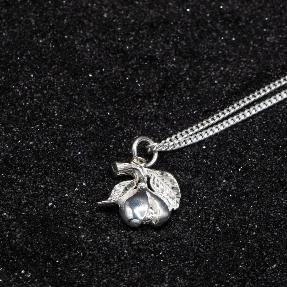 Grenada Nutmeg Pendant with Chain