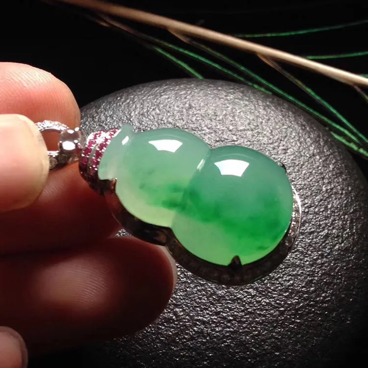Natural Jade Pendant Jadeite Gold Pendant PT365