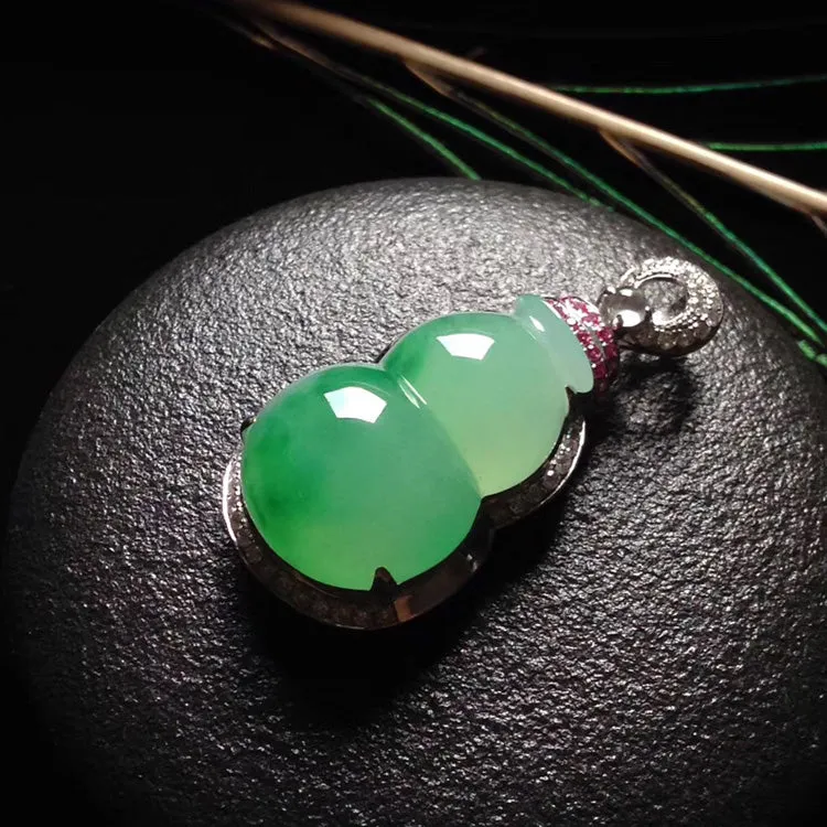 Natural Jade Pendant Jadeite Gold Pendant PT365