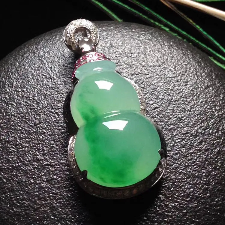 Natural Jade Pendant Jadeite Gold Pendant PT365