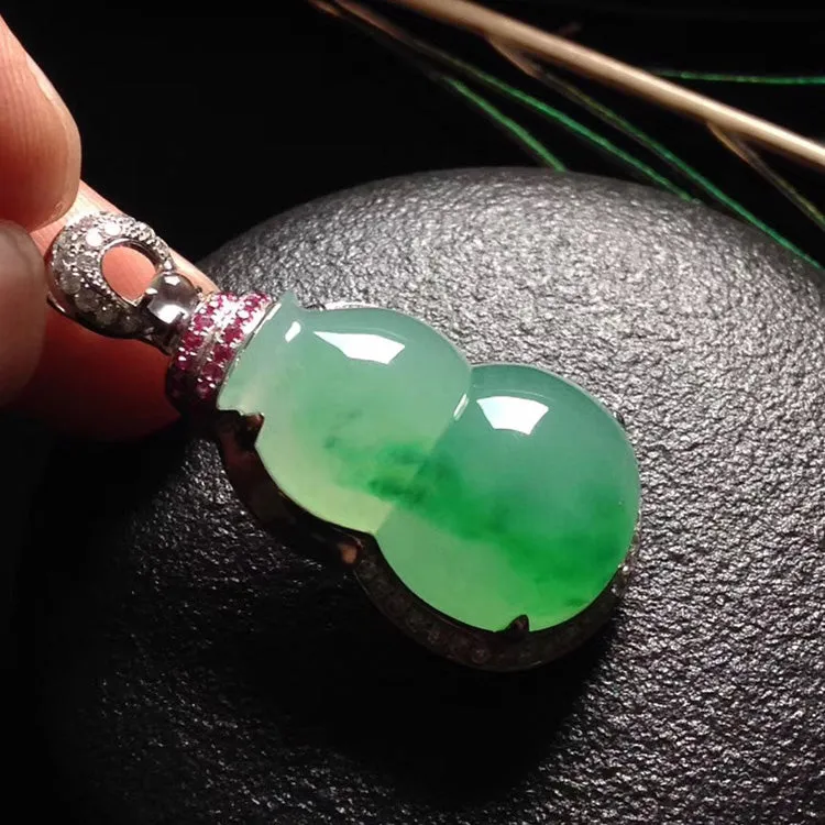 Natural Jade Pendant Jadeite Gold Pendant PT365
