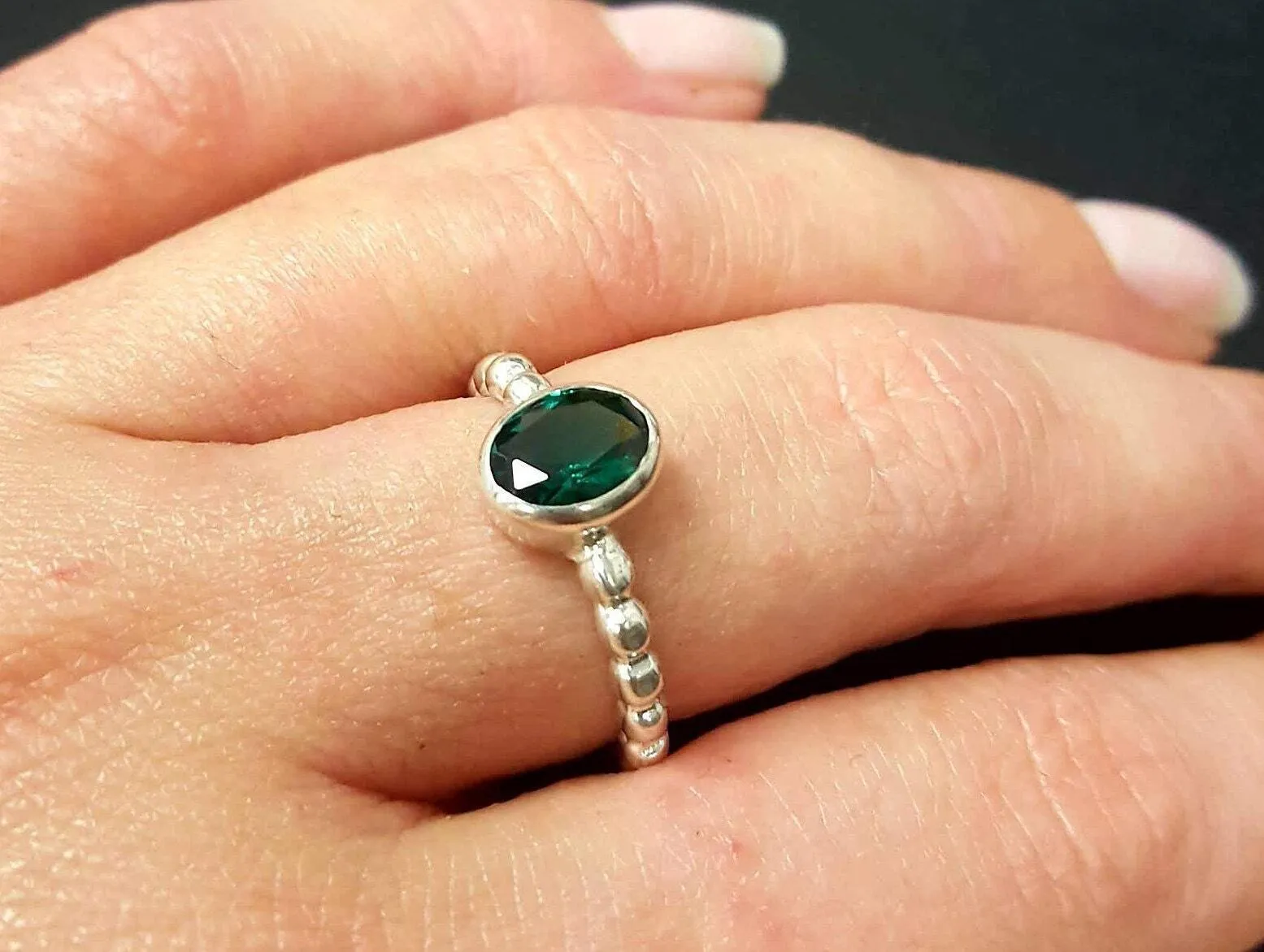 Oval Emerald Ring - Green Bezel Ring - Vintage Bubble Band