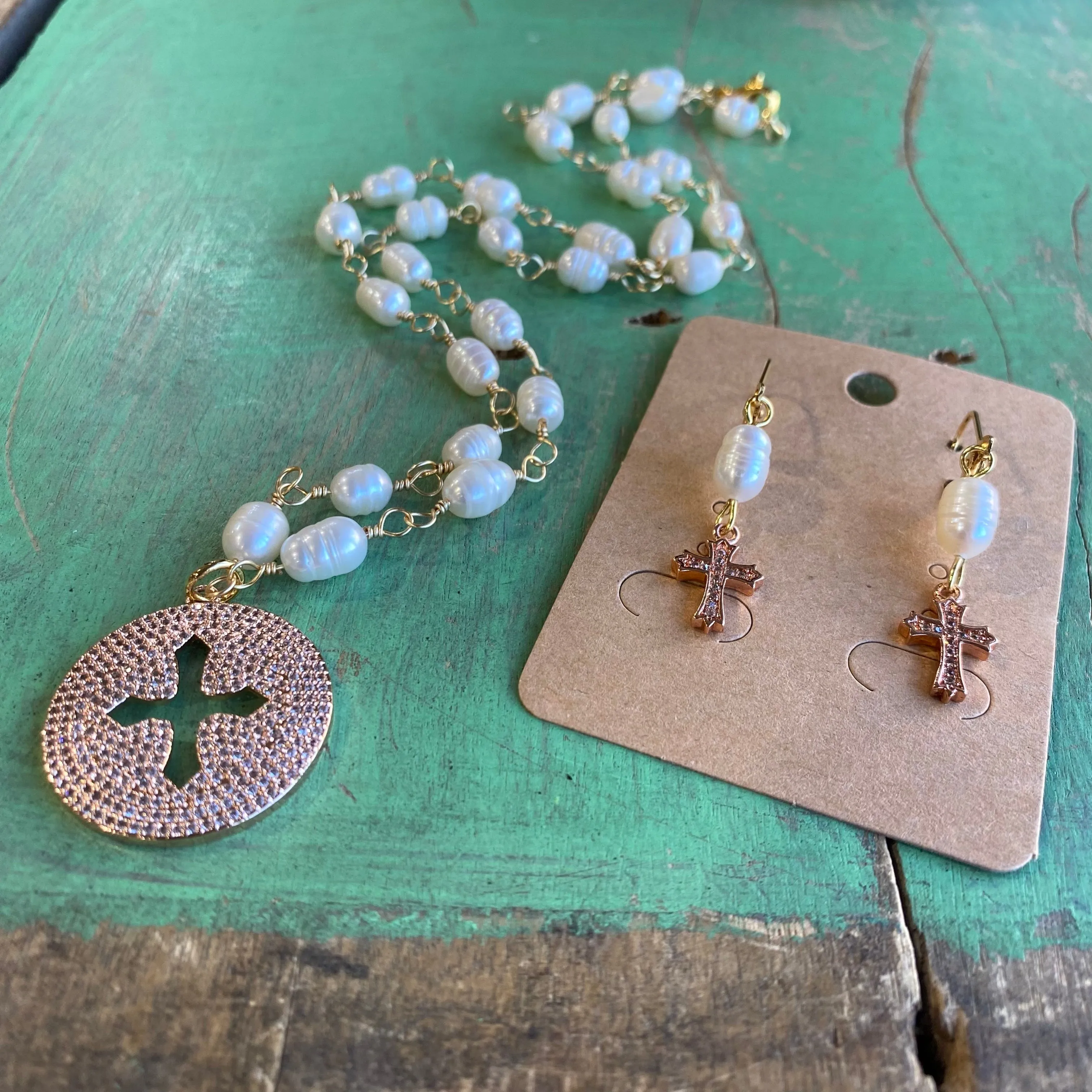 Rose Gold Pearl Necklace and Earring Set