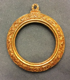 Round Portrait Pendant - Z77