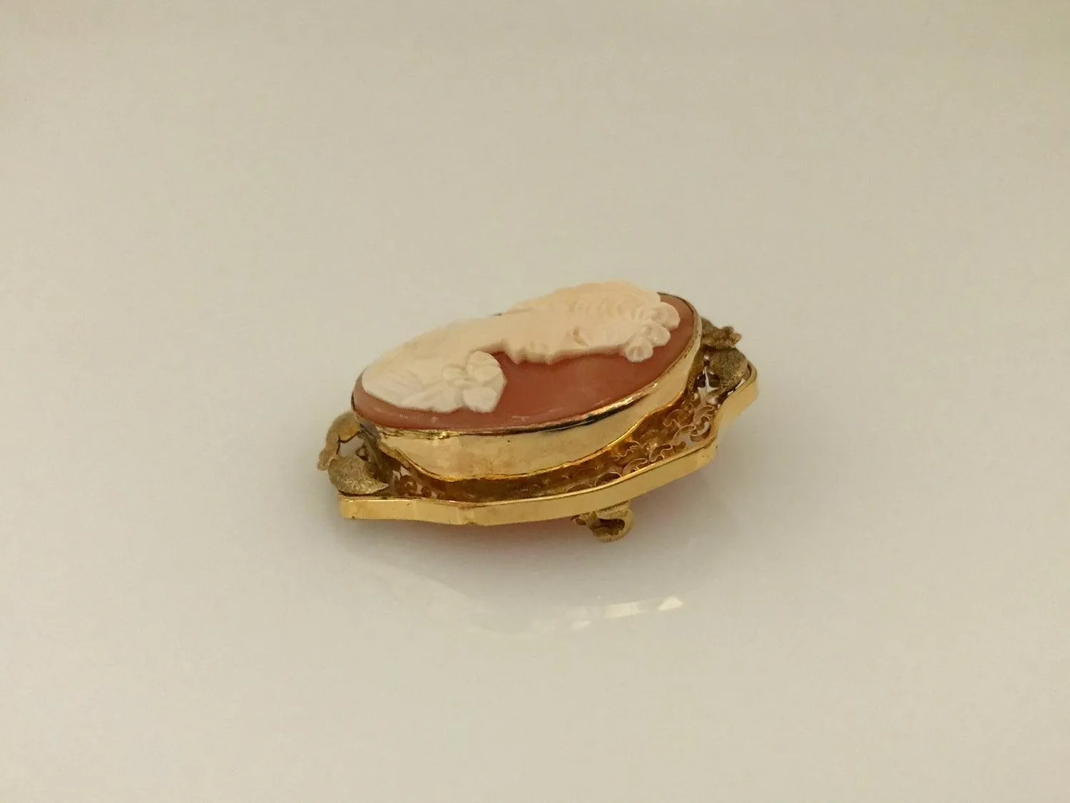 Vintage Shell Cameo Brooch
